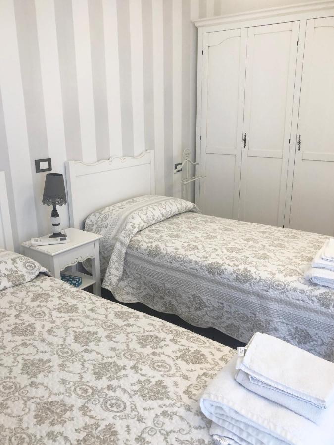 La Rosa Bianca Bed & Breakfast Rozzano Exterior photo