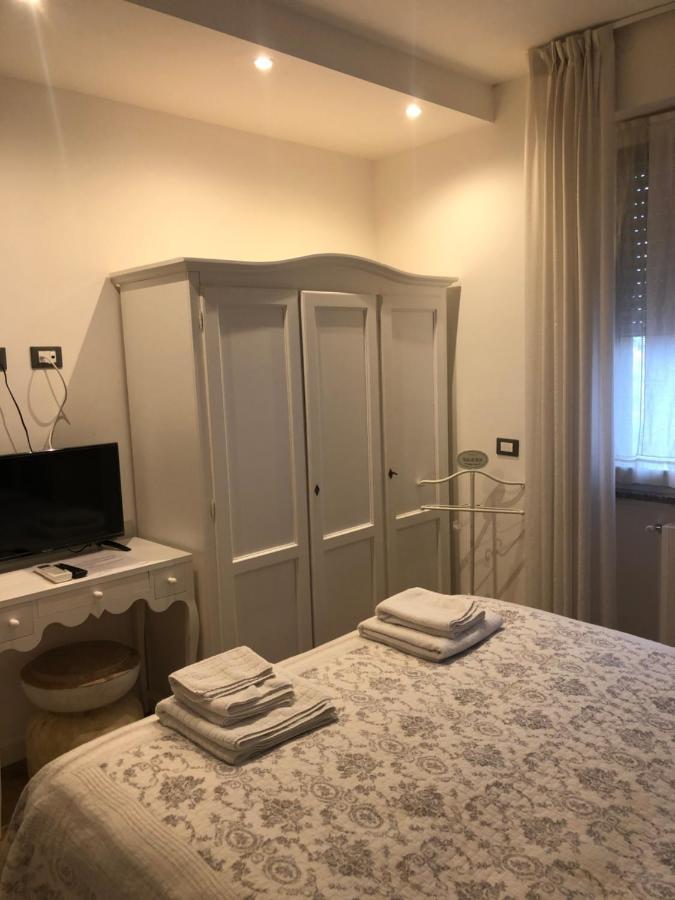 La Rosa Bianca Bed & Breakfast Rozzano Exterior photo